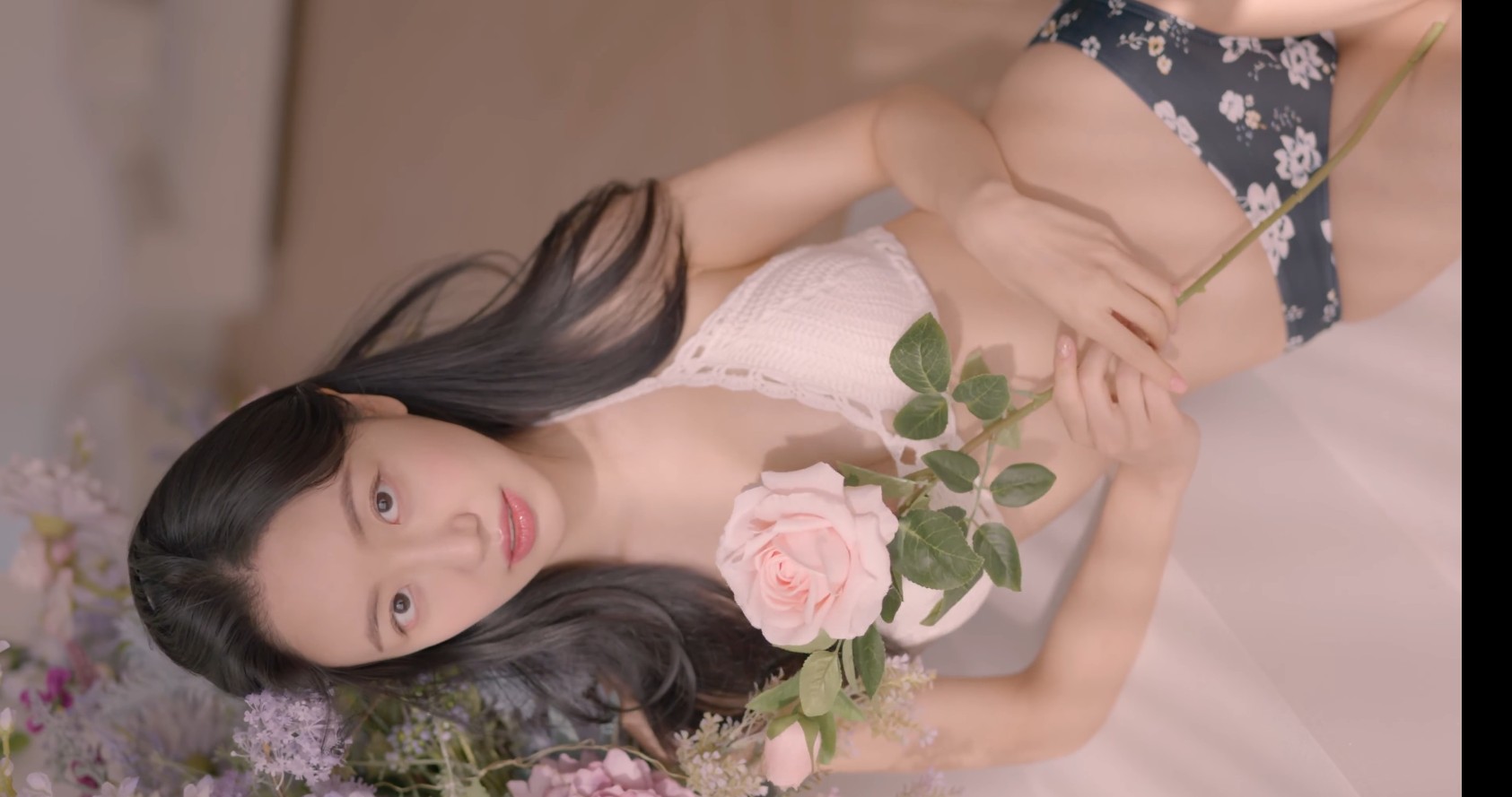 《收藏》韩国美女内衣丝袜 换衣美女合集  极致4K 单视频 300M左右 共28G